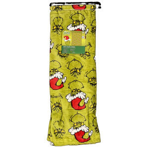 Dr. Seuss The Grinch Santa Hat Green Face Christmas Throw Blanket 60 x 70